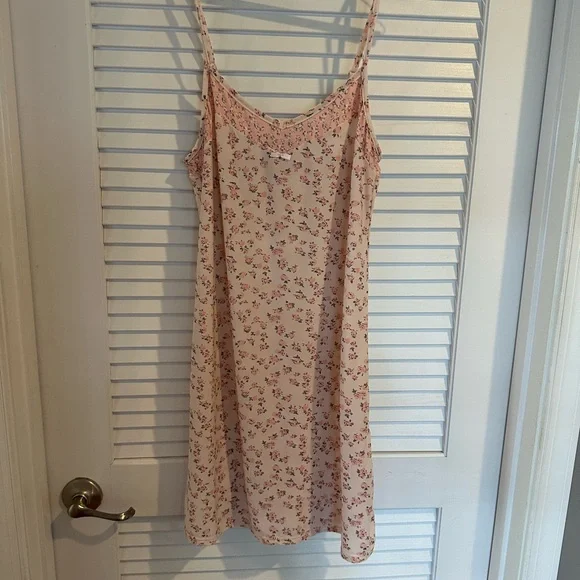 Laura Ashley Pink Floral Chemise - Picture 1 of 4